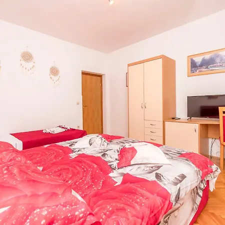 Apartment Branko Duće